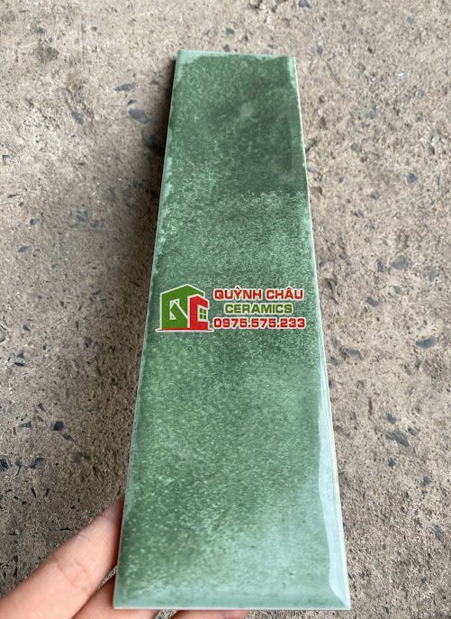 Gạch thẻ bóng 75x300 xanh hiệu ứng men gợn sóng