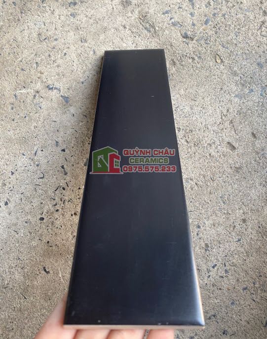 Gạch thẻ đen mờ 75x300 men trơn