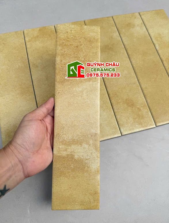 Gạch thẻ giả cổ màu vàng 75x300 đá mờ Gạch thẻ giả cổ màu vàng 75x300 đá mờ