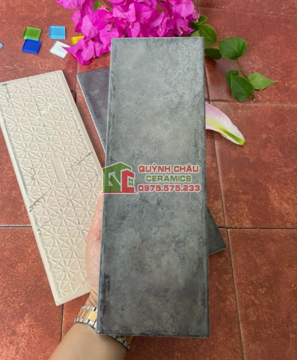 Gạch thẻ gợn sóng 10x30 màu xám cổ hiệu ứng Gạch thẻ gợn sóng 10x30 màu xám cổ hiệu ứng