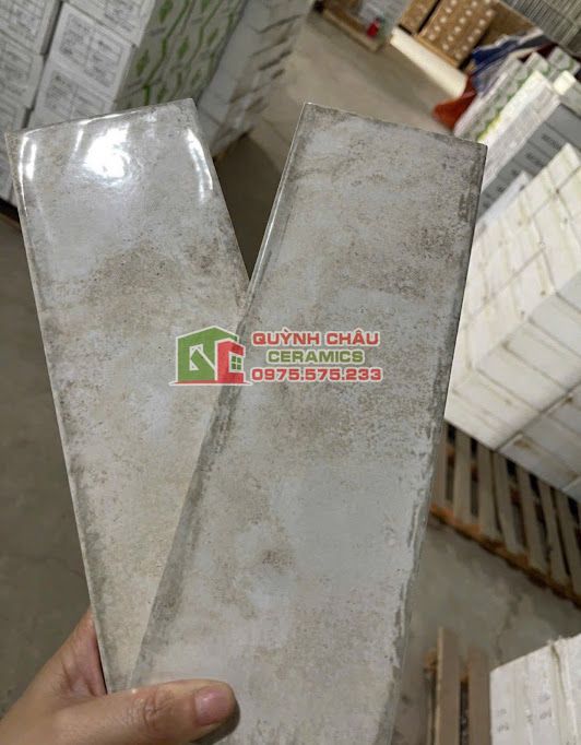 Gạch thẻ gợn sóng 10x30 men hiệu ứng xám giả cổ  Gạch thẻ gợn sóng 10x30 men hiệu ứng xám giả cổ