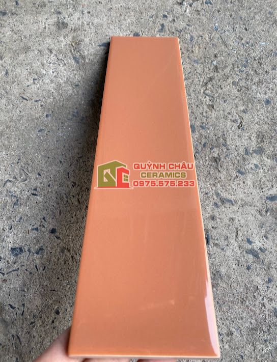 Gạch thẻ màu cam đất 75x300 trang trí