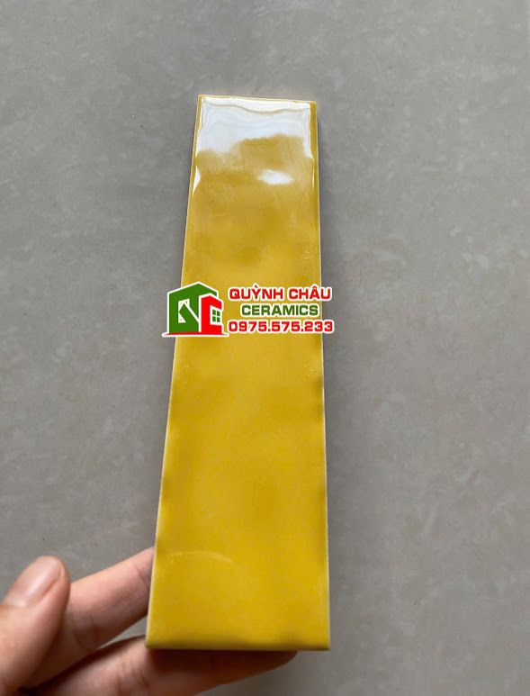 Gạch thẻ màu vàng 5x20 bóng men gợn sóng Gạch thẻ màu vàng 5x20 bóng men gợn sóng