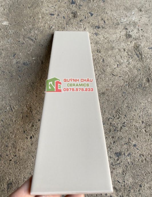 Gạch thẻ mờ 75x300 màu kem