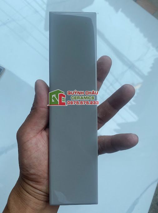 Gạch thẻ ốp tường 5x20 bóng xám nhạt Gạch thẻ ốp tường 5x20 bóng xám nhạt