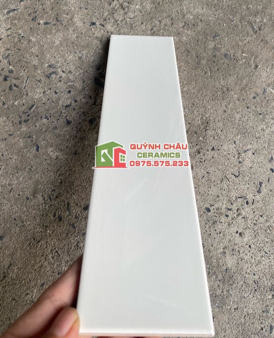 Gạch thẻ ốp tường 75x300 men trắng bóng