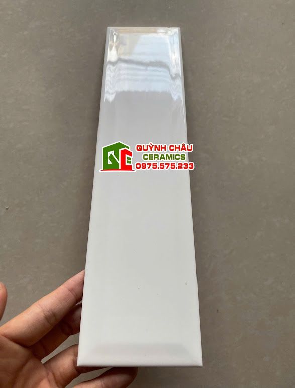 Gạch thẻ trắng bóng vát cạnh 75x300 trung quốc