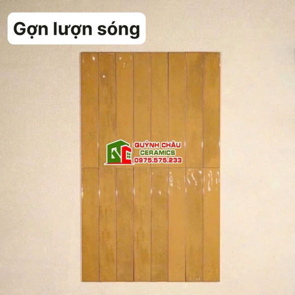 Gạch thẻ trang trí 6x40cm màu vàng hiệu ứng gợn sóng Gạch thẻ trang trí 6x40cm màu vàng hiệu ứng gợn sóng