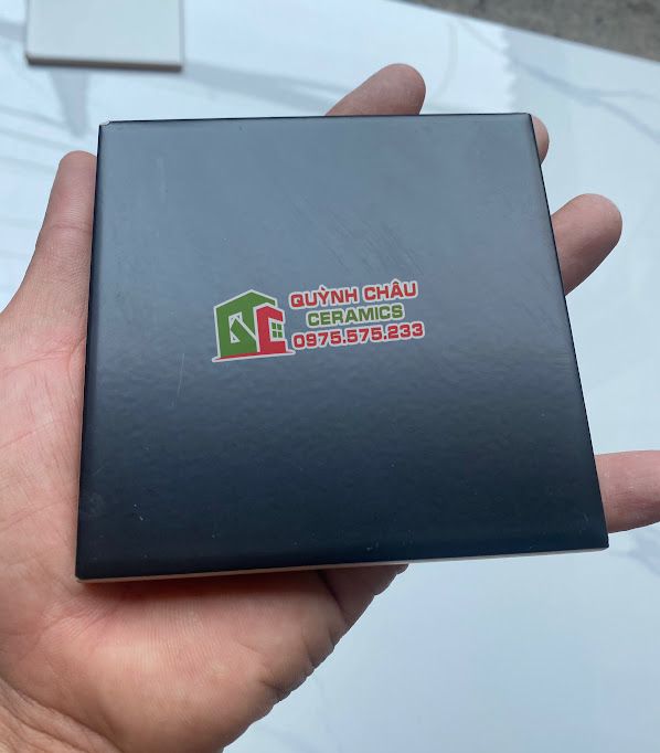 Gạch thẻ vuông 10x10 đen mờ Gạch thẻ vuông 10x10 đen mờ