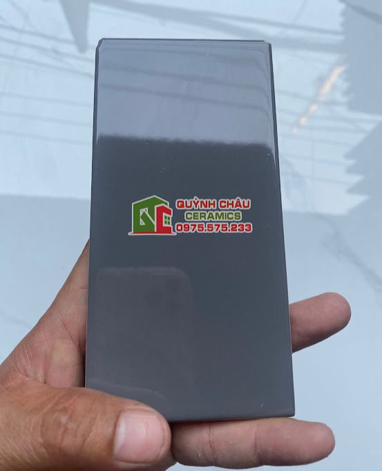 Gạch thẻ xám bóng 75x150 ốp tường Gạch thẻ xám bóng 75x150 ốp tường