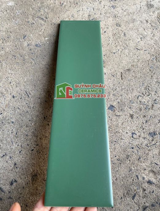 Gạch thẻ xanh đậm 75x300 mờ ốp tường