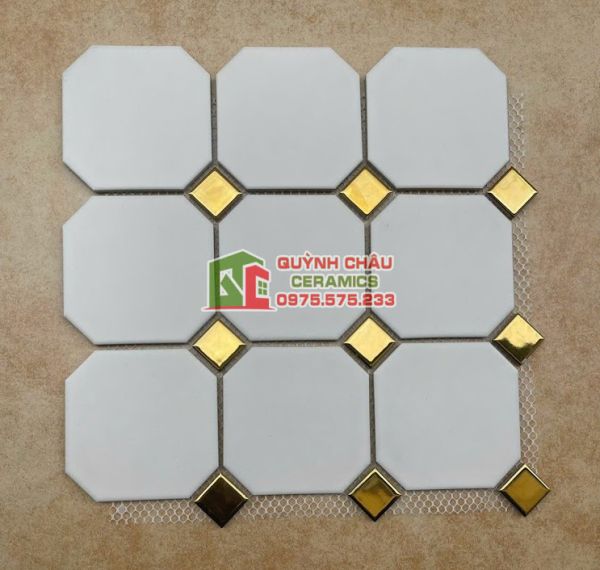 Gạch trang trí mosaic bát giác trắng mờ điểm vàng  Gạch trang trí mosaic bát giác trắng mờ điểm vàng